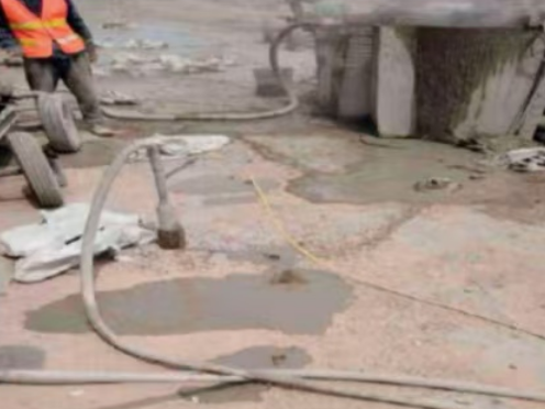 涟源水泥混凝土路面板底注浆技术 路面脱空注浆整治方案